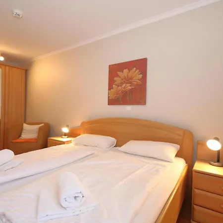 Hedighues 11-2 Apartment